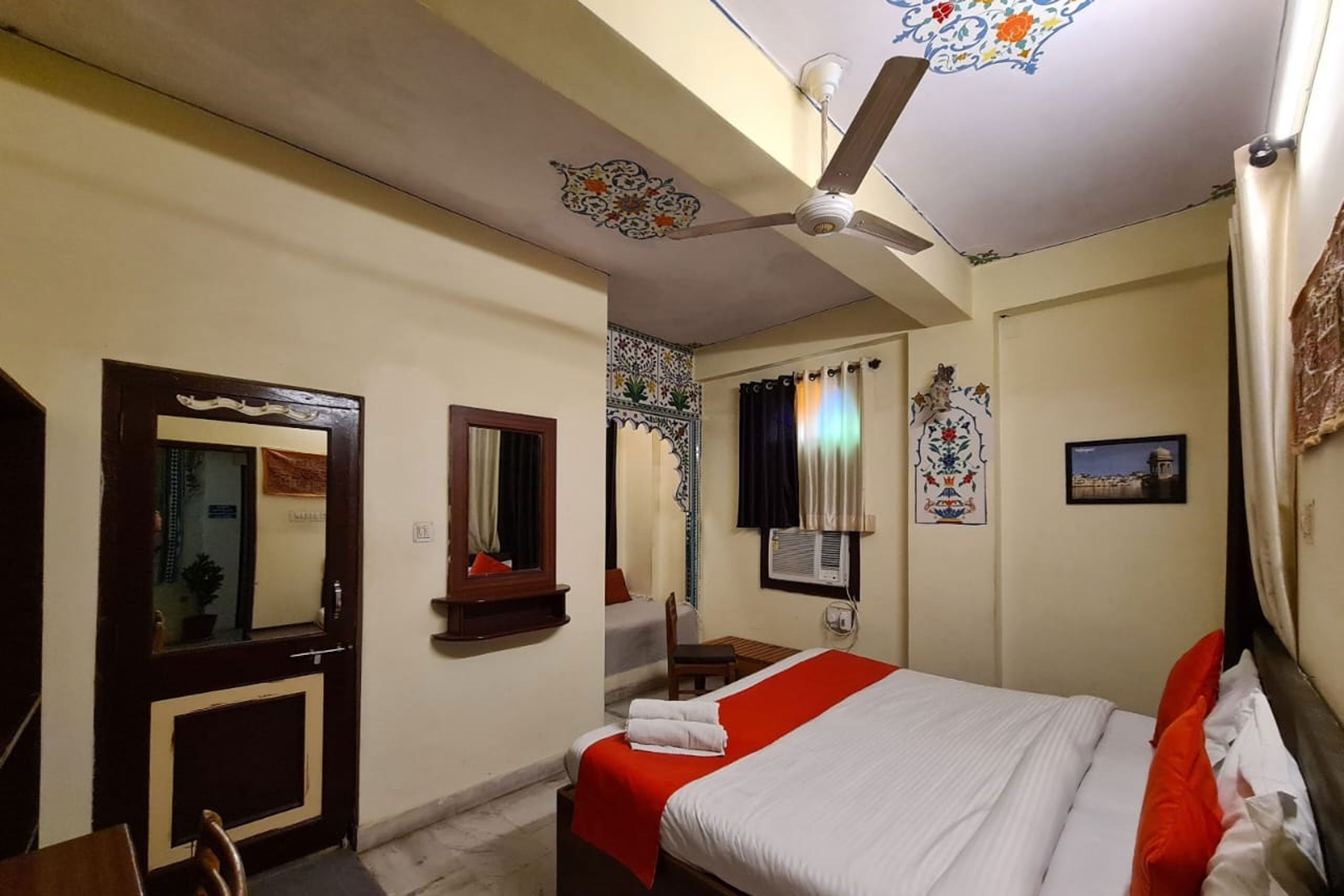 Best Hotel near Lake Pichola